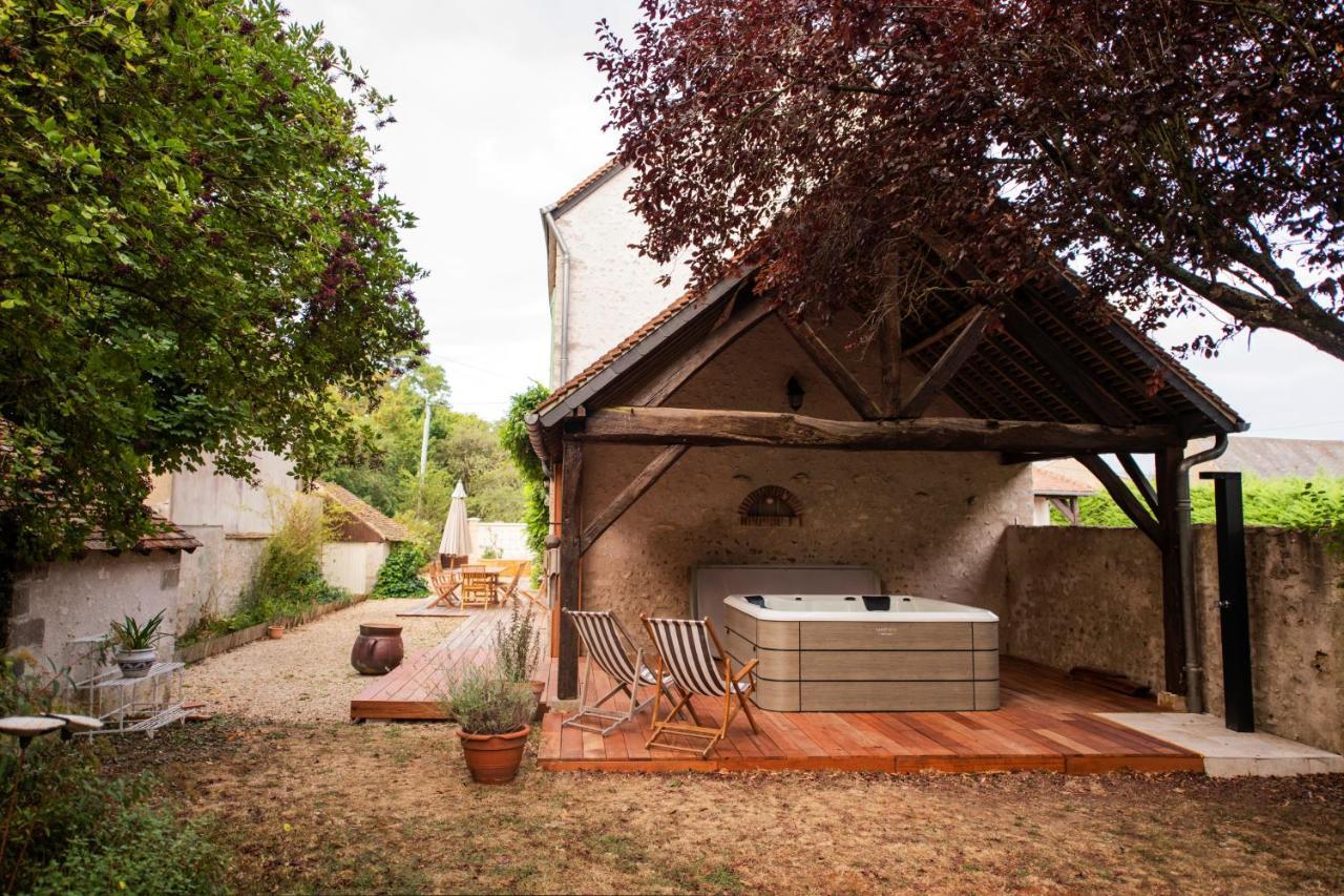 Le Jardin De Josnes Bed & Breakfast Exterior photo