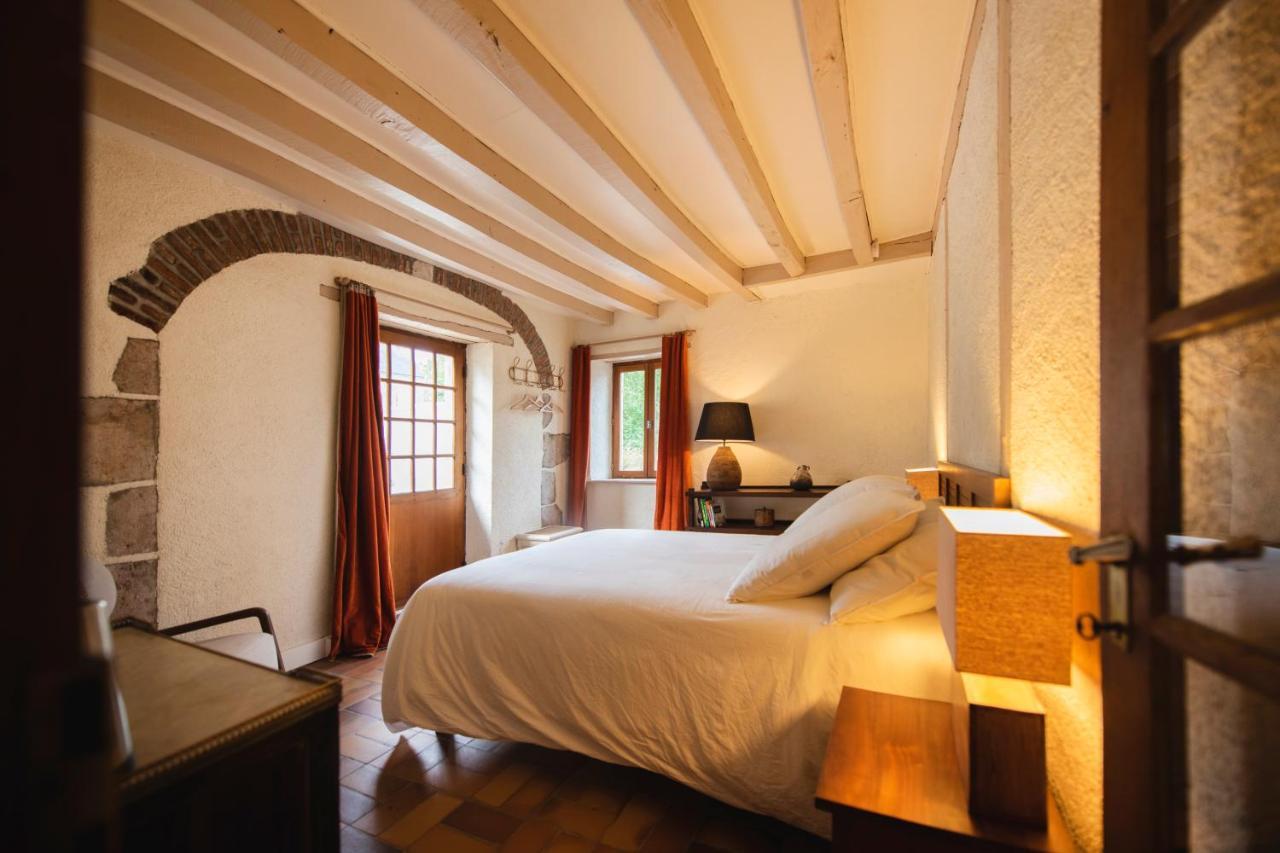 Le Jardin De Josnes Bed & Breakfast Exterior photo
